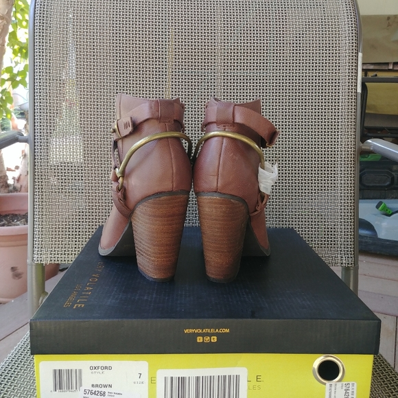 COPY - Very Volatile Brown Ankle Booties size 7 - Picture 3 of 10